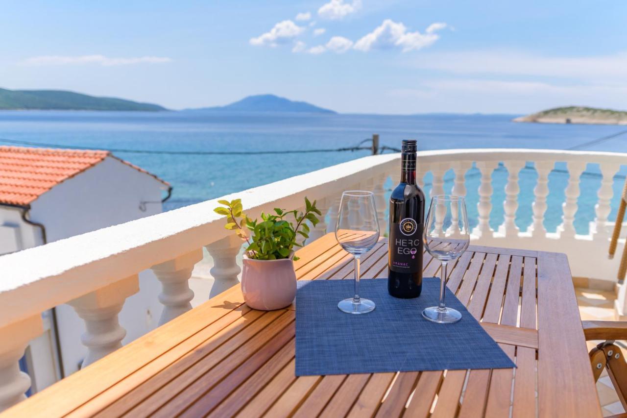 Apartmani Noris Martinšćica エクステリア 写真