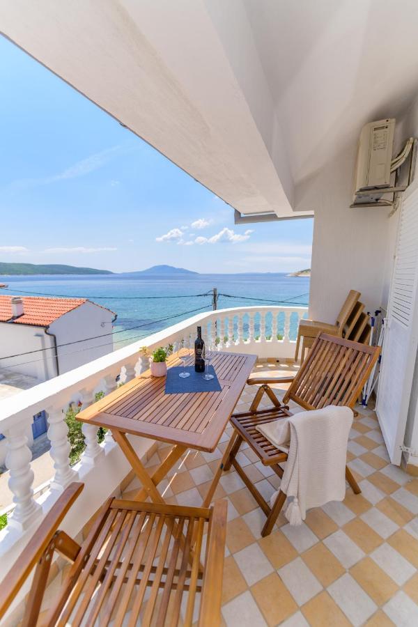 Apartmani Noris Martinšćica エクステリア 写真