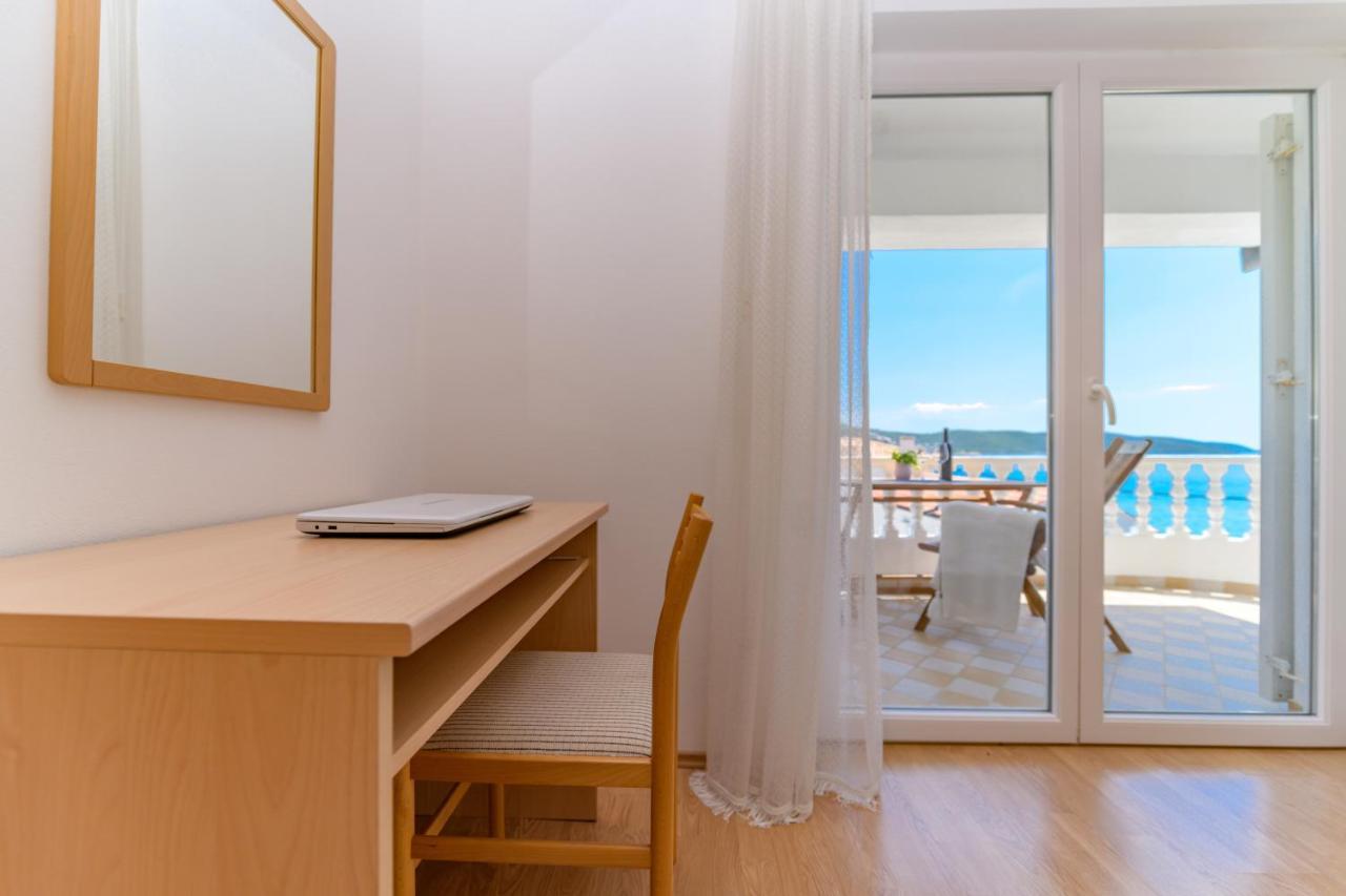 Apartmani Noris Martinšćica エクステリア 写真