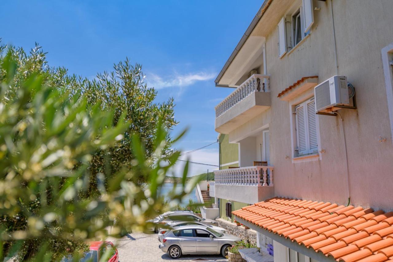 Apartmani Noris Martinšćica エクステリア 写真